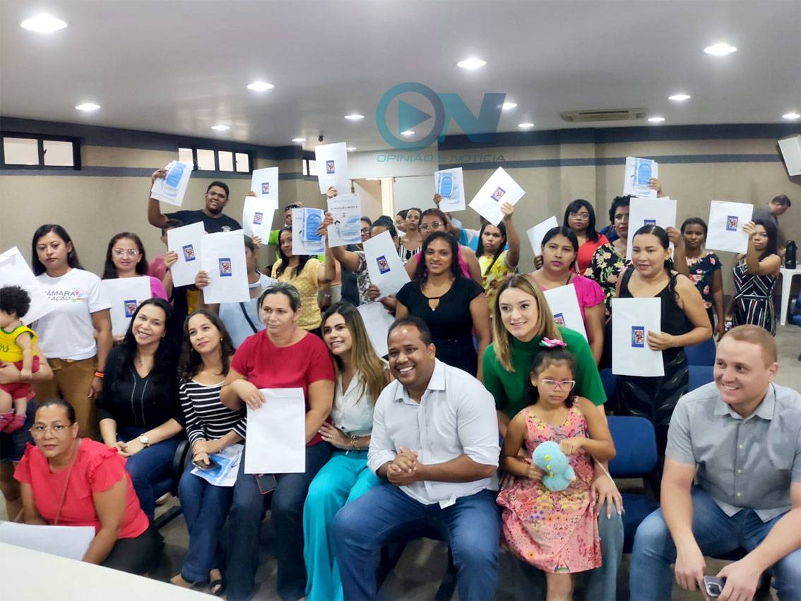 Câmara em Ação entrega laudos para 135 famílias com crianças com TDAH e autismo em Teresina